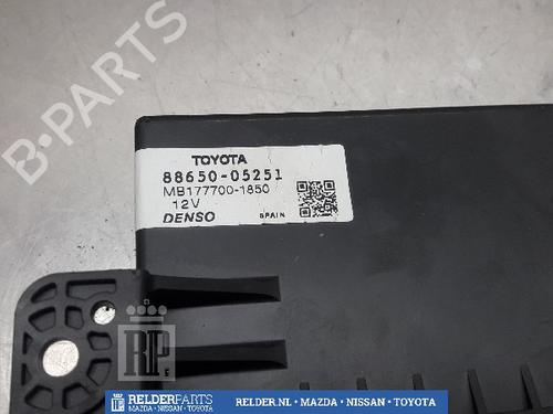 Used Electronic module TOYOTA AVENSIS Estate (_T27_) 2.0 D-4D (ADT270_, ADT270R) (126 hp) 22157156