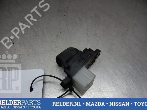 Used Switch NISSAN QASHQAI II SUV (J11, J11_) 1.2 DIG-T (115 hp) 22158577