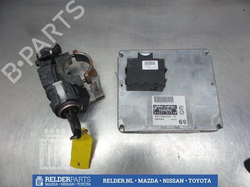 Used Engine control unit (ECU) TOYOTA AVENSIS Saloon (_T25_) 2.0 D-4D (CDT250_, CDT250R) (116 hp) 22151996