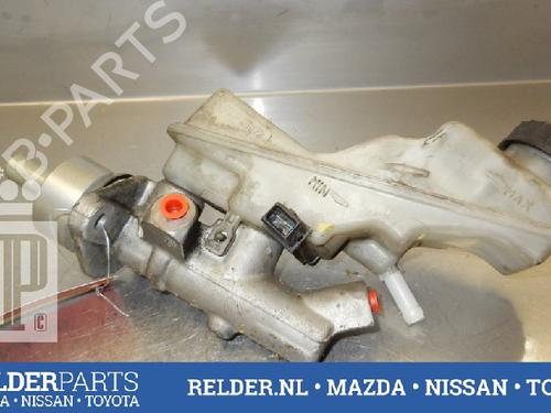 Used Brake master cylinder TOYOTA AVENSIS Estate (_T25_) 2.0 D-4D (CDT250_, CDT250R) (116 hp) 22140162
