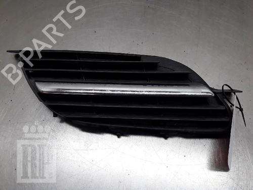 Used Grille NISSAN ALMERA TINO (V10) 1.8 (116 hp) 22155782