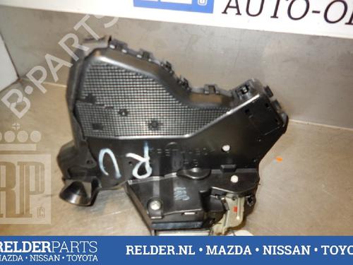 Used Front right lock TOYOTA AVENSIS Estate (_T25_) 2.2 D-CAT (ADT251_, ADT251R) (177 hp) 22135416