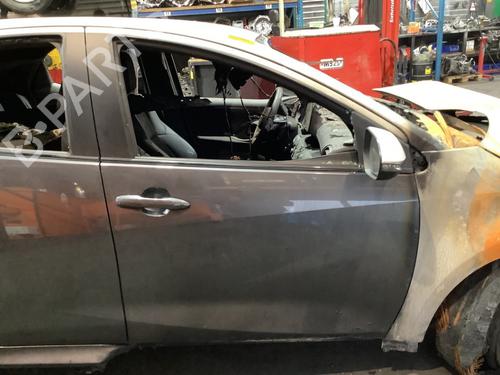 Used Right front door TOYOTA YARIS (_P21_, _PA1_, _PH1_) 1.5 Hybrid (MXPH10, MXPH11) (116 hp) 31992407