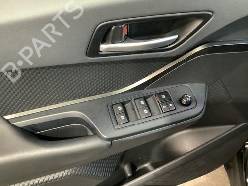 Used Switch TOYOTA C-HR (_X1_) 1.8 Hybrid (ZYX10_, ZYX11_, ZYX10R, ZYX11R) (122 hp) 30340182