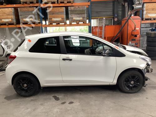 Seat buckle TOYOTA YARIS (_P13_) 1.0 (KSP130_, KSP130) | BP22164186I32 