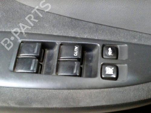 Used Switch NISSAN PRIMERA (P12) 2.0 (140 hp) 22151107