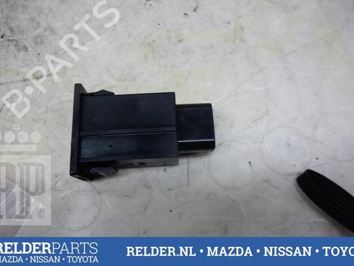 Used Switch TOYOTA AVENSIS Estate (_T25_) 2.0 D-4D (ADT250_, ADT250R) (126 hp) 22162202