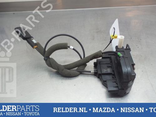 Used Front left lock NISSAN MICRA III (K12) 1.0 16V (65 hp) 22152300