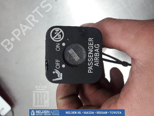 Spak kontakt TOYOTA AURIS (_E15_) 1.33 Dual-VVTi (NRE150_, NRE150R) (101 hp) 22156664