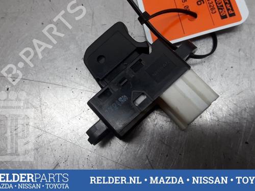 Used Switch NISSAN MICRA IV (K13K, K13KK) 1.2 (80 hp) 22160446