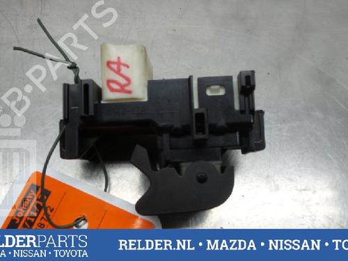 Used Switch TOYOTA RAV 4 III (_A3_) 2.2 D 4WD (ALA30_, ALA30R) (177 hp) 22144283