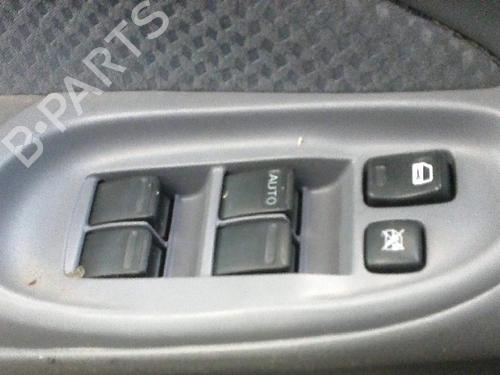 Used Switch NISSAN ALMERA II Hatchback (N16) 1.8 (116 hp) 22152075