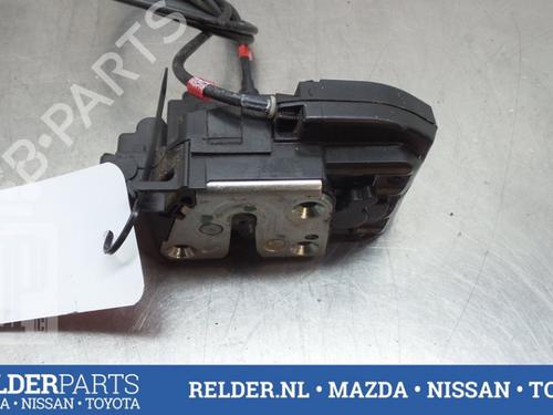 Used Front right lock NISSAN NOTE (E11, NE11) 1.5 dCi (68 hp) 22151789