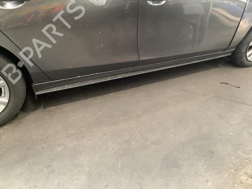 Used Right sideskirt Right sideskirt MAZDA 3 Saloon (BP_) 2.0 SKYACTIV-G M Hybrid (122 hp) 25702448 25702448