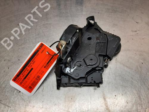 Høyre foran lås TOYOTA YARIS (_P9_) 1.3 VVT-i (SCP90_, SCP90R) (87 hp) 22166239
