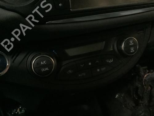 Used Climate control Climate control TOYOTA YARIS (_P13_) 1.5 Hybrid (NHP130_, NHP130) (101 hp) 33608994 33608994