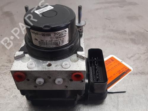 Used Electronic module TOYOTA YARIS (_P13_) 1.0 (KSP130_, KSP130) (69 hp) 31942702