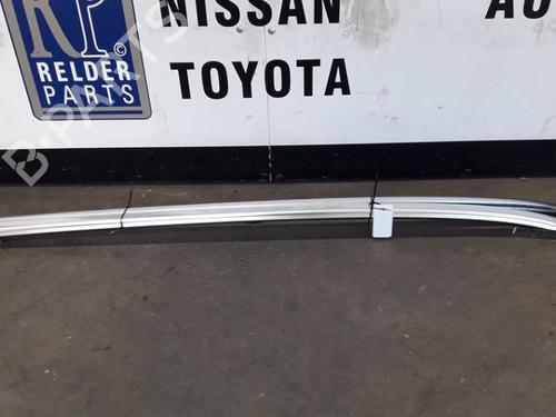 Used Roof bar TOYOTA AURIS Estate (_E18_) 1.8 Hybrid (ZWE186_, ZWE186R, ZWE186H) (136 hp) 22163923