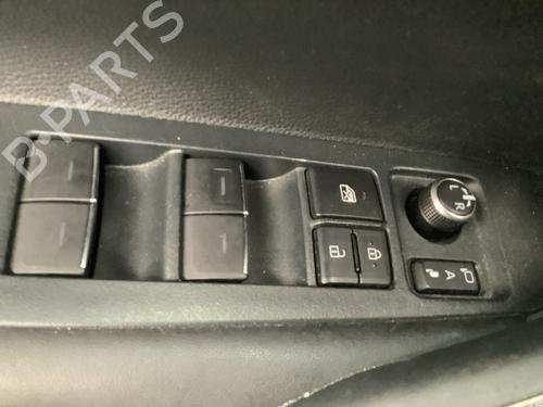 Switch TOYOTA COROLLA Estate (_E21_) 1.8 Hybrid (ZWE211W) | BP28049051I30 