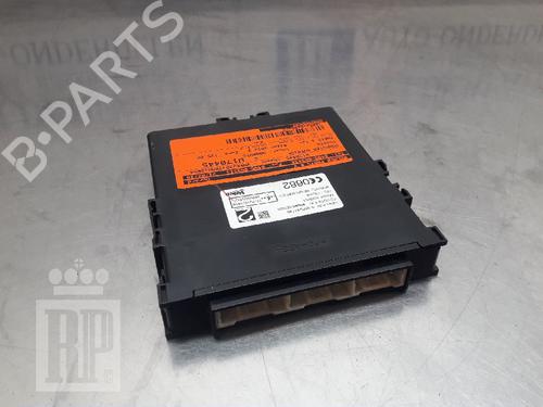 Elektronische module TOYOTA YARIS (_P13_) 1.3 (NSP130_, NSP130) (99 hp) 22155462