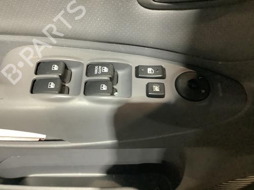 Schakelaar HYUNDAI TUCSON (JM) 2.7 All-wheel Drive (175 hp) 31138091