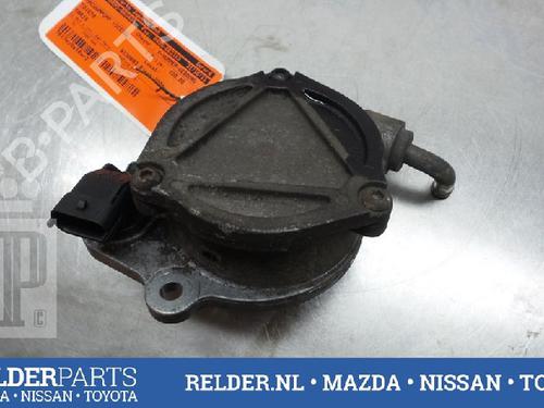 Used Vacuum pump TOYOTA YARIS (_P1_) 1.4 D-4D (NLP10_, NLP10R) (75 hp) 22144179
