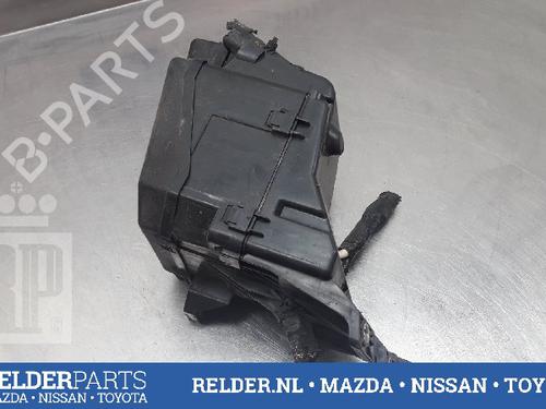 Used Fuse box TOYOTA RAV 4 III (_A3_) 2.0 (ZSA35_, ZSA35R) (158 hp) 22158892