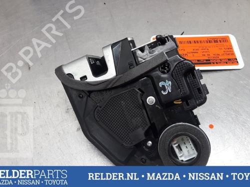 Used Rear right lock TOYOTA AURIS Estate (_E18_) 1.8 Hybrid (ZWE186_, ZWE186R, ZWE186H) (136 hp) 22160525
