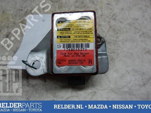 Used Electronic module TOYOTA AVENSIS Liftback (_T22_) 1.8 i (AT221_, AT221R) (110 hp) 22137773