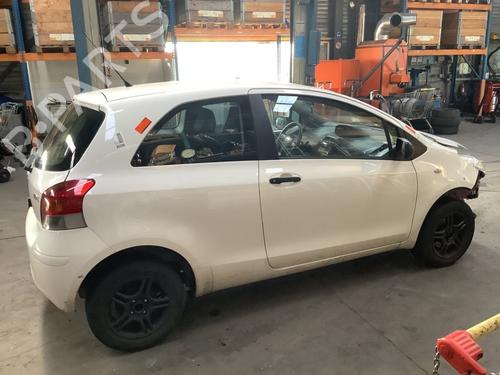 Seat buckle TOYOTA YARIS (_P9_) 1.0 VVT-i (KSP90_, KSP90R) | BP22167322I32 