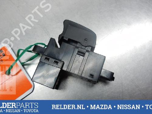 Used Switch NISSAN PRIMERA Hatchback (P12) 2.0 (140 hp) 22136151