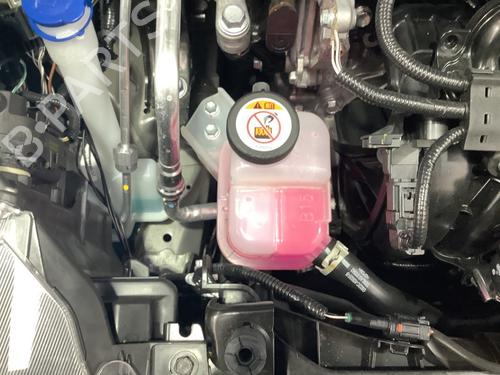 Used Expansion tank TOYOTA YARIS (_P21_, _PA1_, _PH1_) 1.5 Hybrid (MXPH10, MXPH11) (116 hp) 30052310