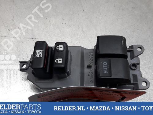 Used Switch TOYOTA YARIS (_P13_) 1.5 Hybrid (NHP130_, NHP130) (101 hp) 22160392