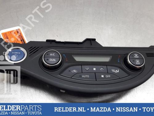 Used Climate control TOYOTA YARIS (_P13_) 1.5 Hybrid (NHP130_, NHP130) (101 hp) 22160422
