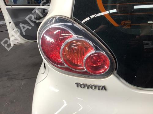 Feu arrière gauche TOYOTA AYGO (_B1_) 1.0 (KGB10_, KGB10R) (68 hp) 32148071