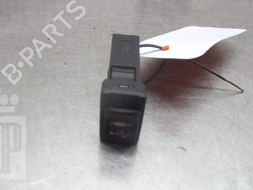 Used Switch TOYOTA VERSO (_R2_) 2.0 D-4D (AUR20_, AUR20R) (126 hp) 22152588