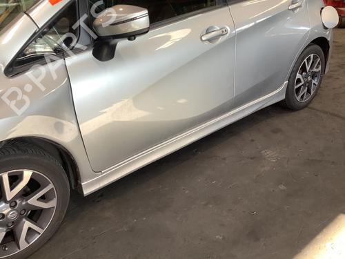 Używane Próg lewy NISSAN NOTE (E12) 1.2 DIG-S (98 hp) 25048047