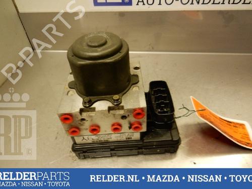 Used ABS pump TOYOTA COROLLA Verso (_E12_) 2.0 D-4D (CDE120_, CDE120R) (90 hp) 22141036