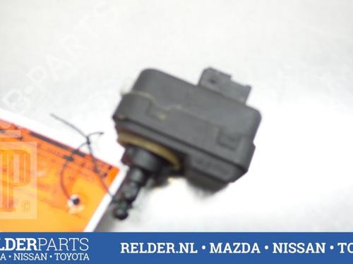 Used Headlight adjuster motor TOYOTA YARIS (_P9_) 1.3 VVT-i (SCP90_, SCP90R) (87 hp) 22164758
