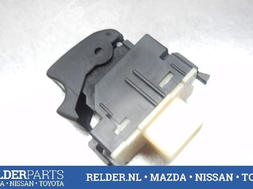 Used Switch TOYOTA AVENSIS (_T25_) 2.0 D-4D (CDT250_, CDT250R) (116 hp) 22144368