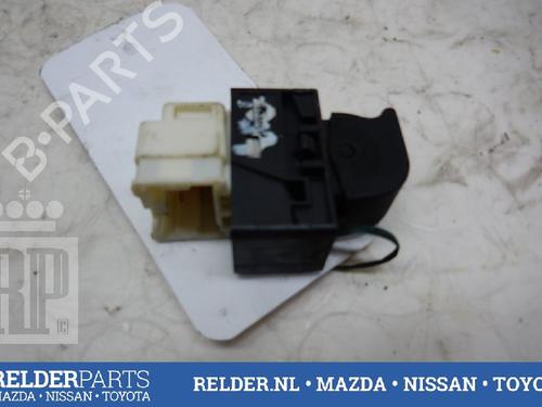 Used Switch NISSAN PRIMERA (P11) 2.0 TD (90 hp) 22136218