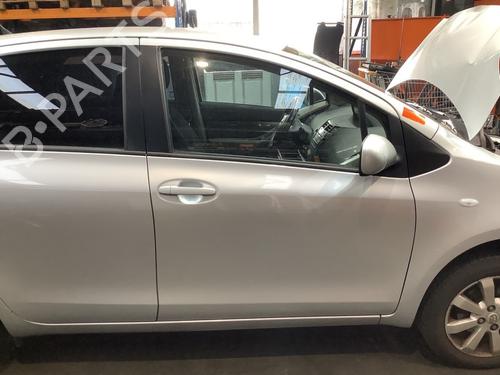 Used Right front door TOYOTA YARIS (_P9_) 1.33 VVT-i (NSP90_, NSP90R) (100 hp) 29384651
