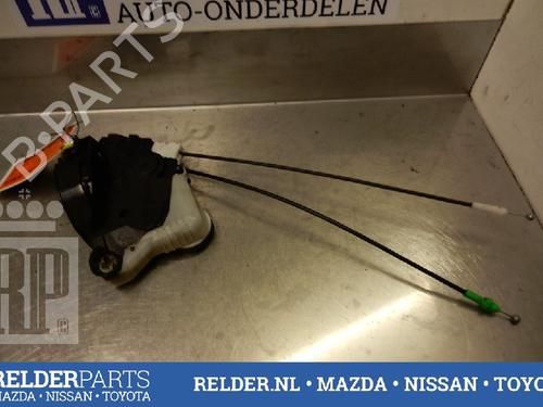 Used Front left lock TOYOTA YARIS (_P13_) 1.4 D (NLP130_, NLP130) (90 hp) 22144074