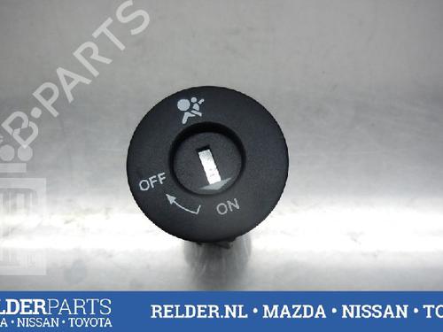 Switch NISSAN MICRA III (K12) 1.2 16V | BP22148101I30