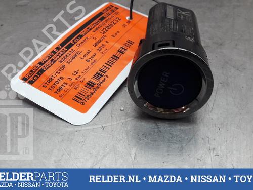 Used Switch TOYOTA YARIS (_P13_) 1.5 Hybrid (NHP130_, NHP130) (101 hp) 22160991