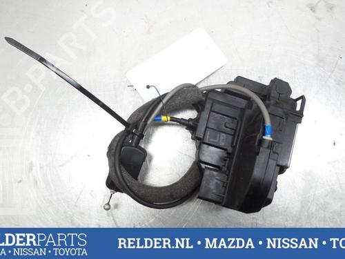 Used Rear left lock NISSAN NOTE (E11, NE11) 1.4 (88 hp) 22151213
