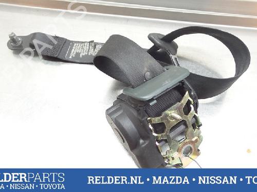 Rear center seatbelt TOYOTA AVENSIS Liftback (_T22_) 1.8 i (AT221_, AT221R) | BP22137764I27 