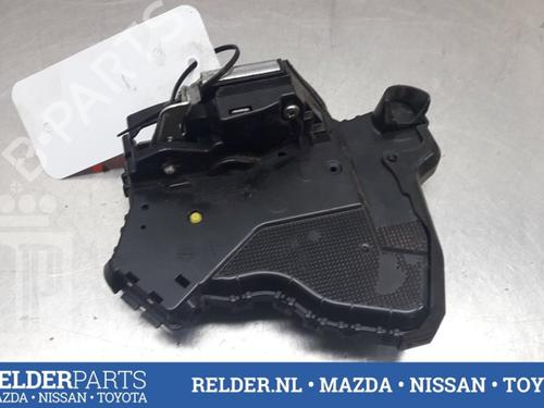 Used Front right lock TOYOTA RAV 4 III (_A3_) 2.2 D 4WD (ALA30_, ALA30R) (177 hp) 22160128