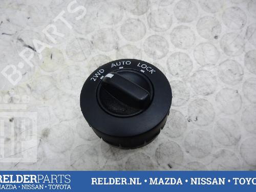 Used Switch NISSAN X-TRAIL I (T30) 2.0 4x4 (140 hp) 22146051