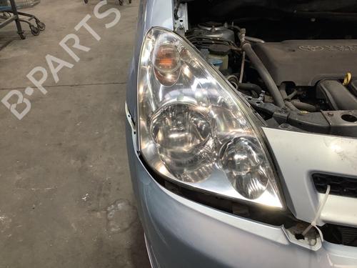 Used Right headlight Right headlight TOYOTA COROLLA Verso (ZER_, ZZE12_, R1_) 1.8 (ZNR11_, ZNR11R) (129 hp) 30713237 30713237